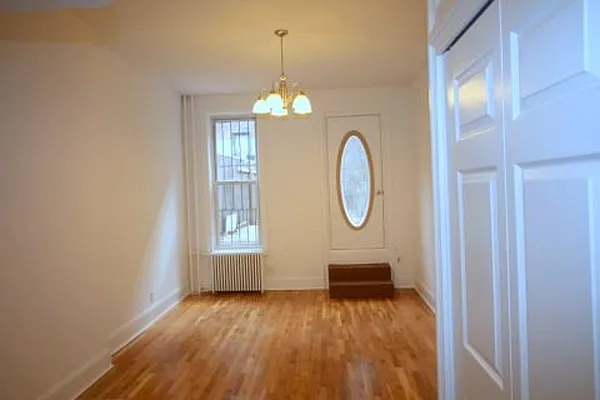 Rented by Metropolitan Realty | media 15