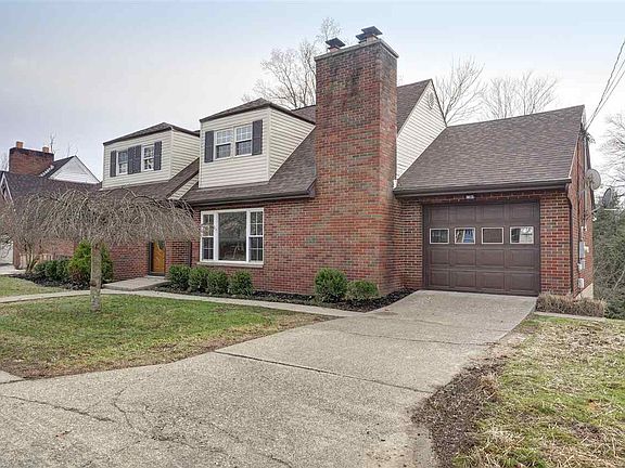 3rd image of 2011 Weberwood Dr