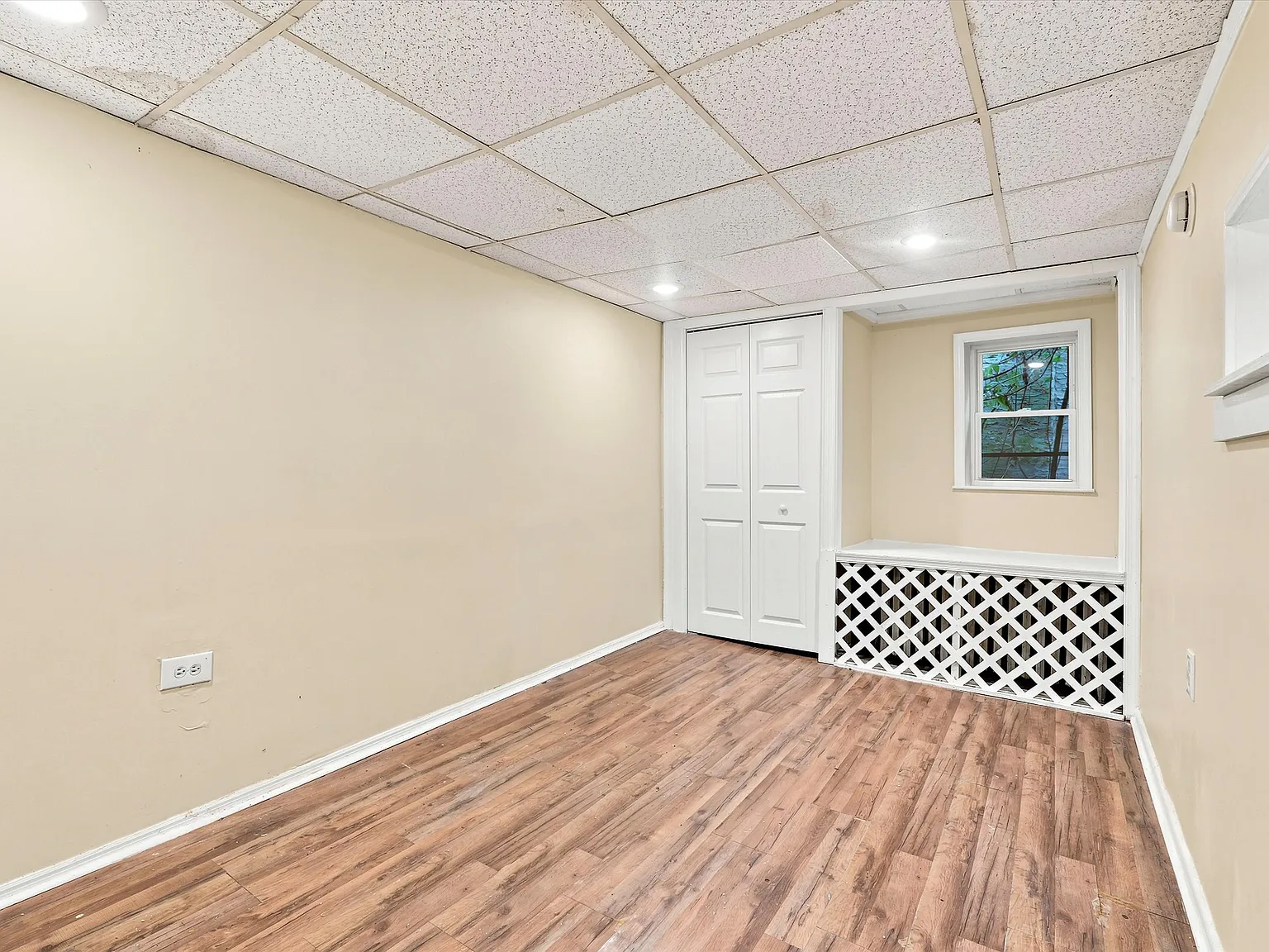 1 bed, 1600 sqft, $1,100 — Photo 4