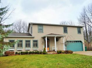 09025 N Pointe Woods Dr, Charlevoix, MI 49720