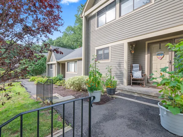 3 River Mead #3, Avon, CT 06001