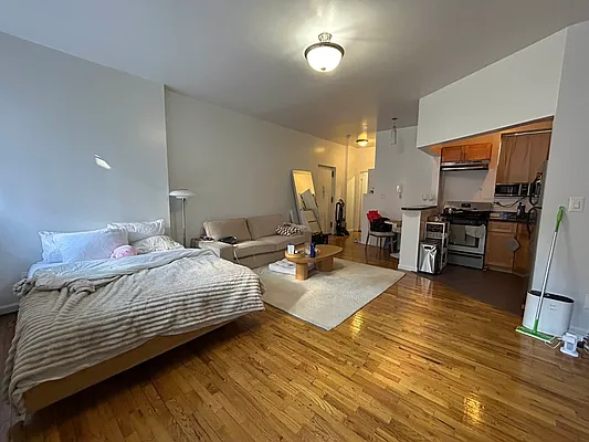 Rented by Lang Realty LLC | media 6