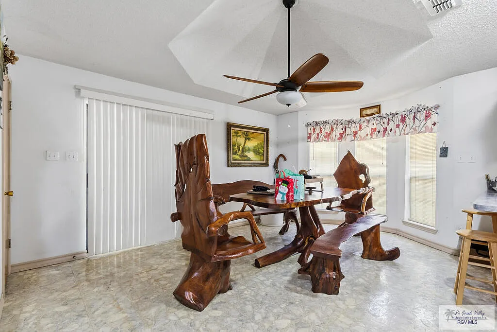 3 bed, 2.5 bath, 1747 sqft, $2,000 — Photo 4