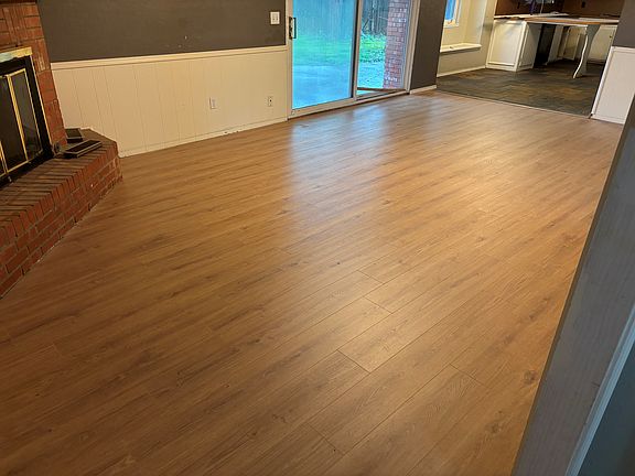 4th image of 2812 Carlton Way