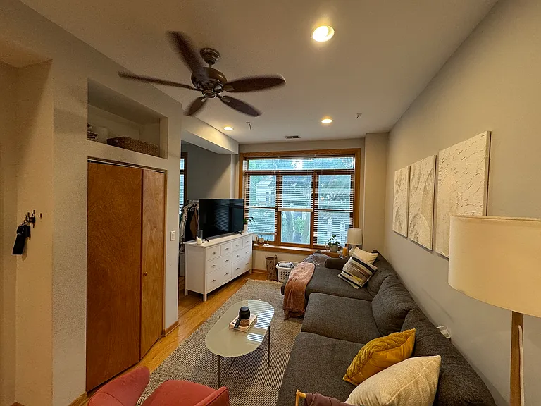 2620 N Dayton St #2F — Photo 2
