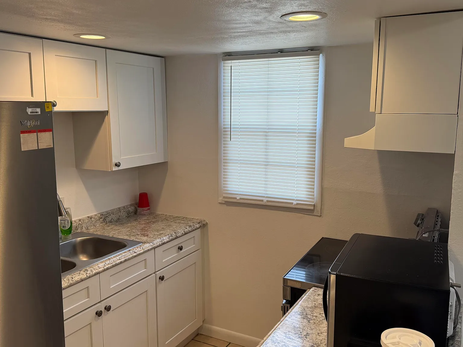 2 bed, 1.5 bath, 992 sqft, $1,500 — Photo 3