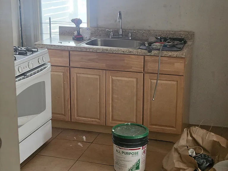 1369 Clay Ave #1 — Photo 3