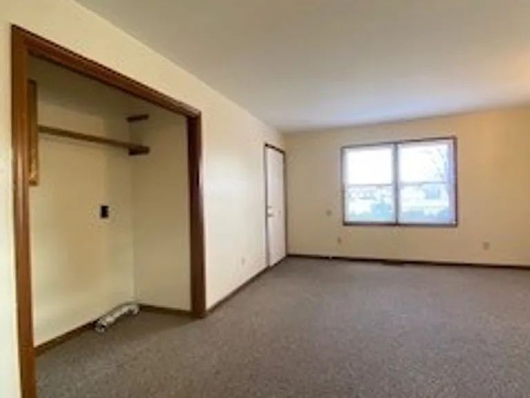 1824 Tiffany Ct — Photo 3