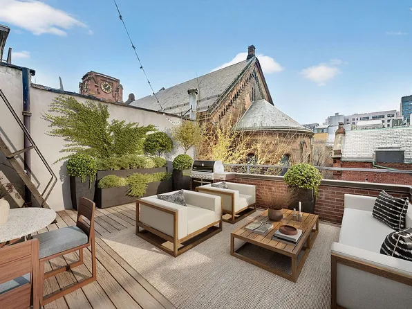 214 E 17th St, New York, NY 10003