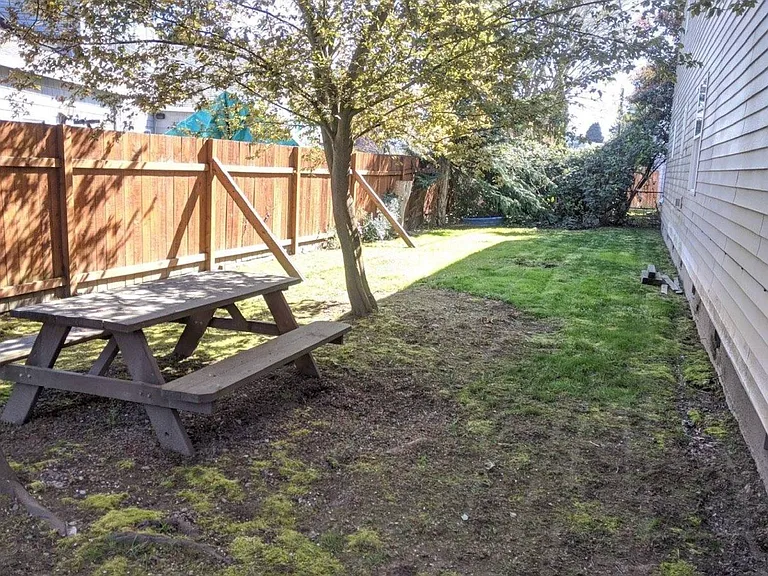 Gan01 - Fessenden St — Photo 4