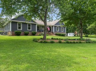 1400 Manor Rd, Columbia, TN 38401