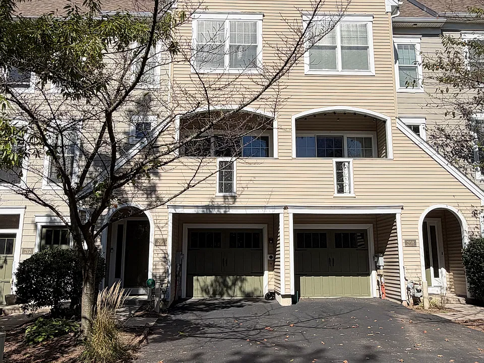 210 Cobblestone Dr