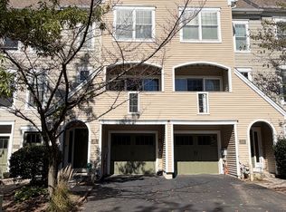 210 Cobblestone Dr, Ardmore, PA 19003