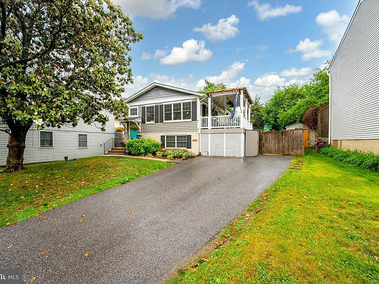 57 Spa Rd — Photo 1