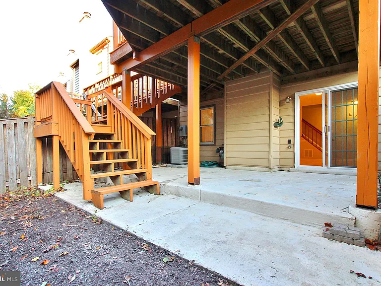 7321 Mallory Ln — Photo 28