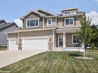 1330 Green Hills Dr, Norwalk, IA 50211