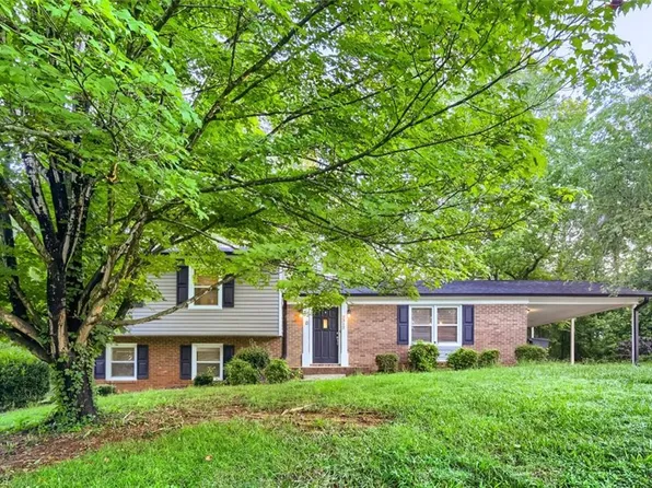 2312 Barnsley Ct, Winston Salem, NC 27106