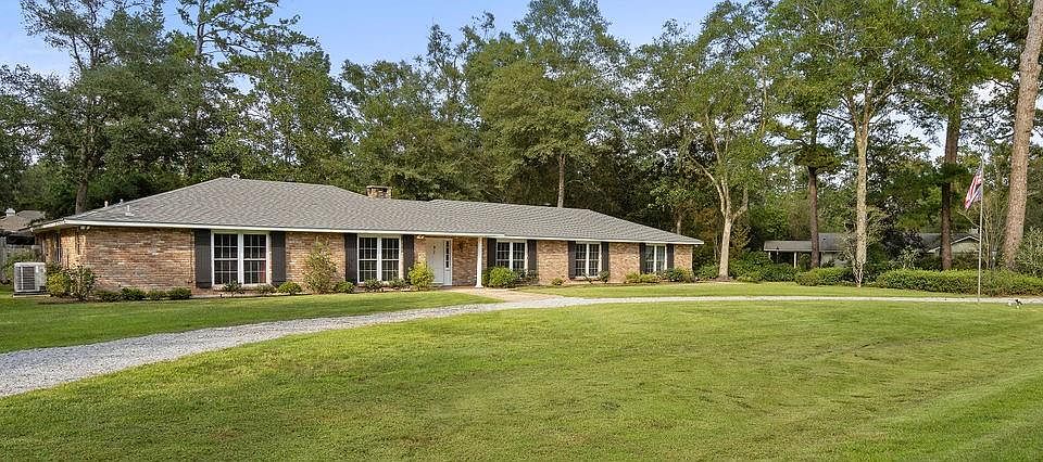 1st image of 35 Oaklawn Dr