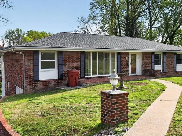 107 Dogwood Ln, Johnson City, TN 37604