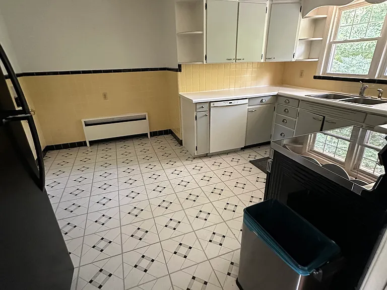 13 N Greenwood Ave — Photo 11