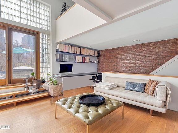 3rd image of 124 Dekalb Ave