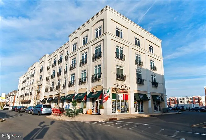 1 bed, 961 sqft, $2,400 — Photo 2