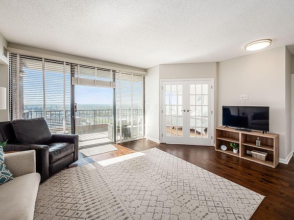 4th image of 155 W Main St APT 1603