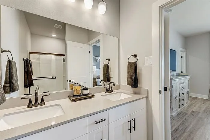 4525 Colosseum Way — Photo 31