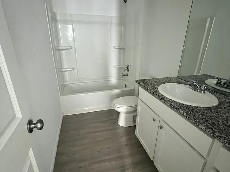 2822 Millikan Dr — Photo 5