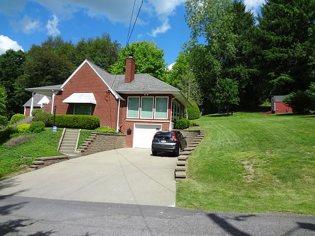 1st image of 1424 Peacock Ln