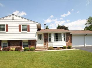 38 Sunderland Trl, Rochester, NY 14624