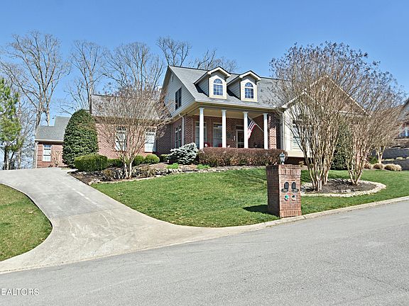 2nd image of 2460 Mountain Dr