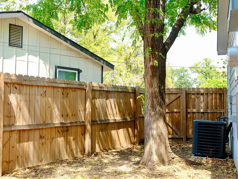 1401 Marcus Pl #B — Photo 38