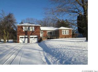 744 Marbletown Rd, Newark, NY 14513