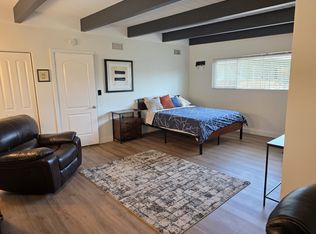 6221 Columbus Ave, Van Nuys, CA 91411