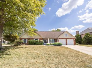 130 Hickory Lk, Belleville, IL 62223