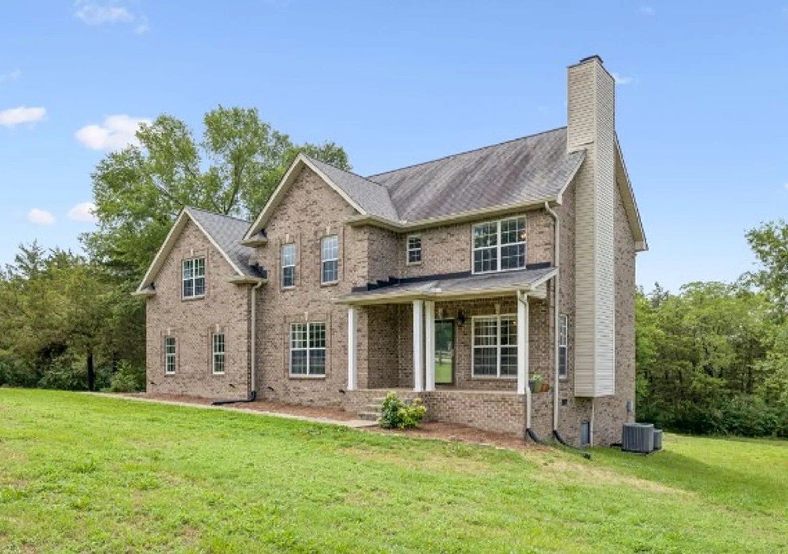 For Lease- Single Family Home On 5 Acres With A Pool! — Photo 3