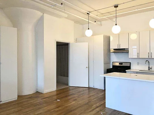 Rented by EXR | media 20