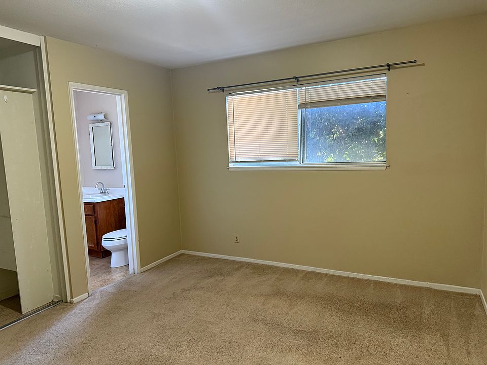 2nd image of 13821 Erin St