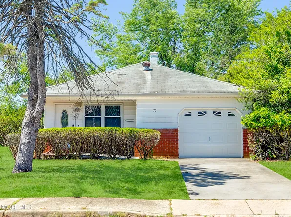 70 Grenada Street, Toms River, NJ 08757