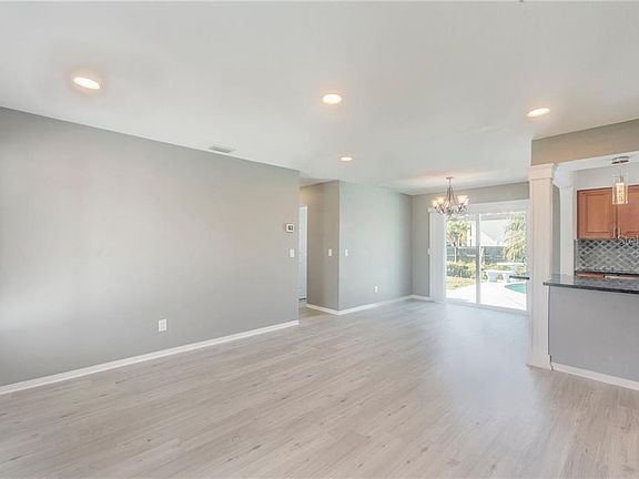 4th image of 1748 Suffolk Dr