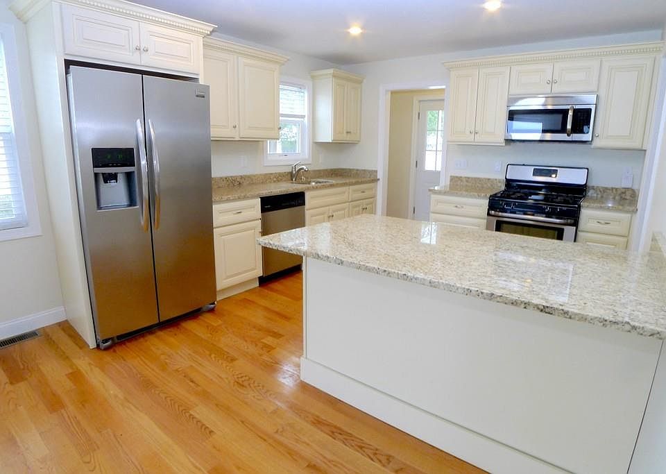 1st image of 51 Avalon Ave #1