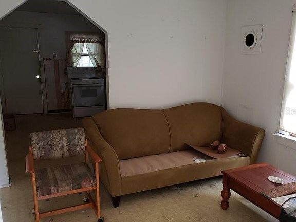 2nd image of 1514 Escort Ave