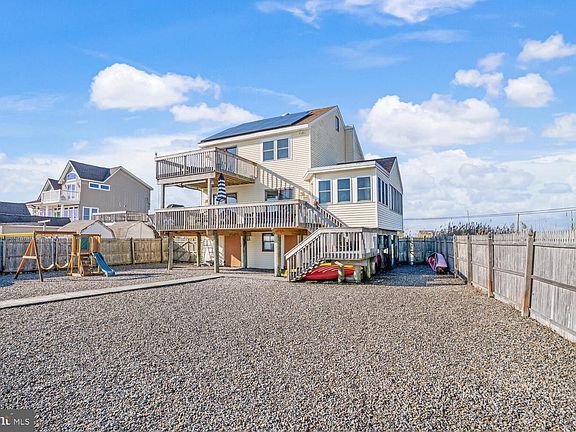 3rd image of 322 Dock Rd