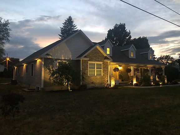 4th image of 27 Dewey Ave
