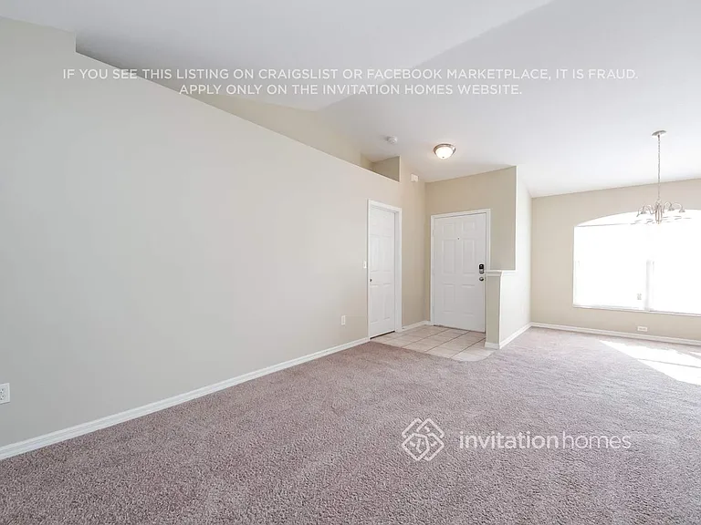 1131 Windy Bluff Dr — Photo 2