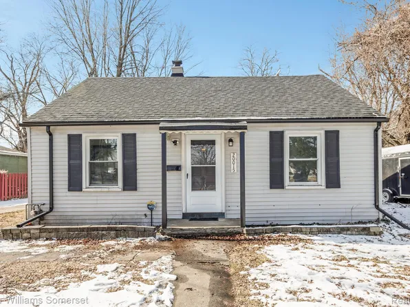 20015 Five Points St, Redford, MI 48240