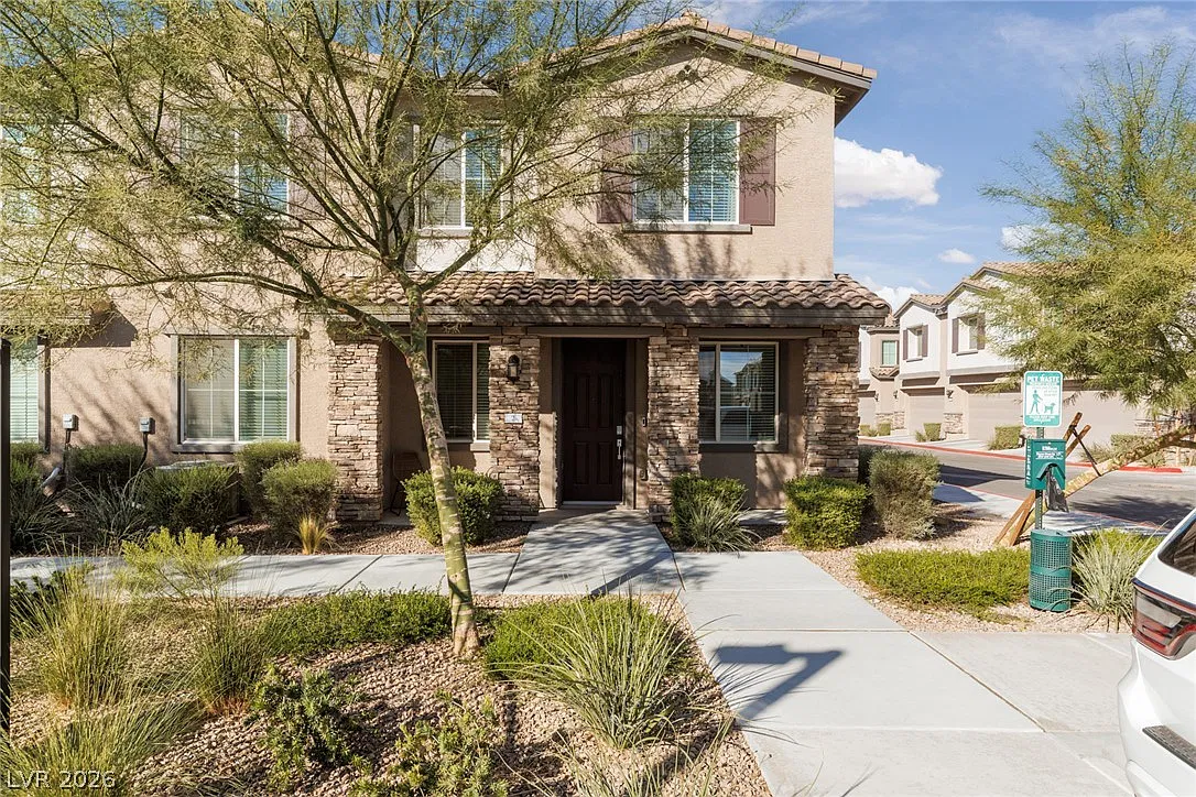 3 bed, 3.0 bath, 1521 sqft, $2,200 — Photo 1
