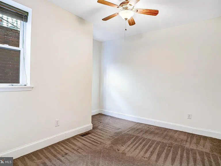 12 Rhode Island Ave NW — Photo 36