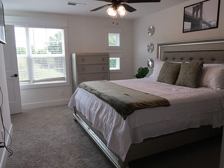 41 W High St #D3 — Photo 15